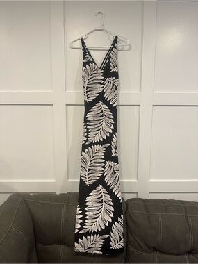 VENUS Black Maxi Dress with White Tropical Leaf Print